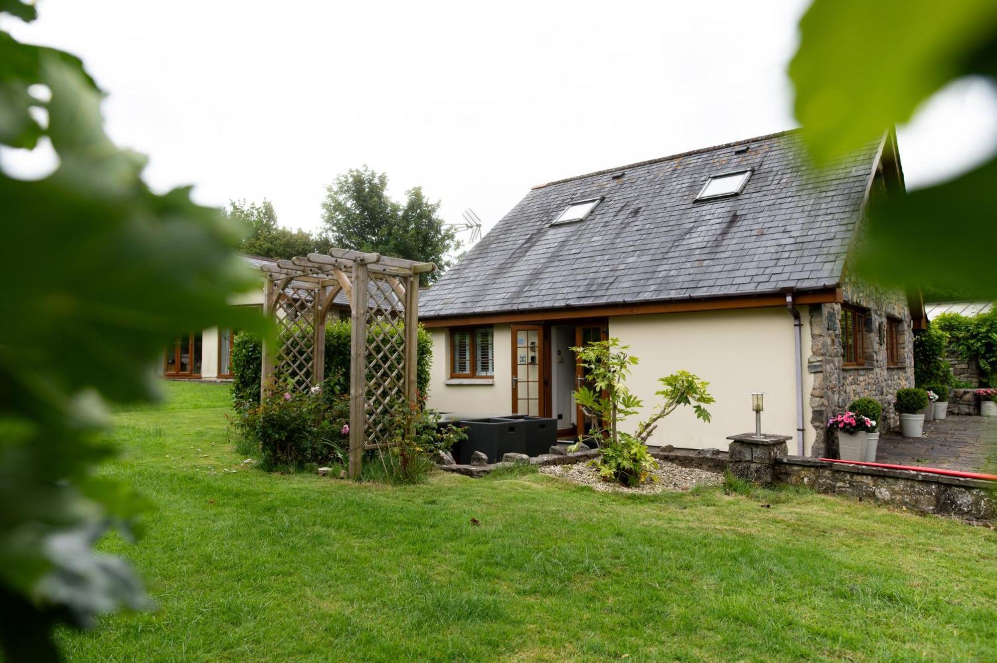 Hotel The Anchorage & The Tackleshed Llancarfan Exterior foto