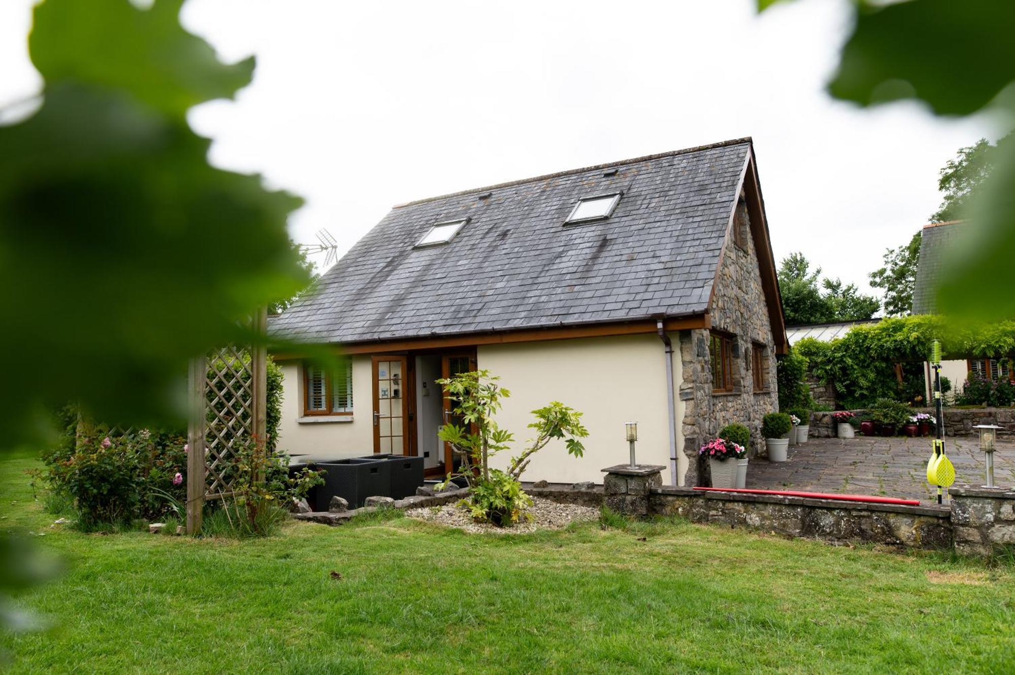 Hotel The Anchorage & The Tackleshed Llancarfan Exterior foto