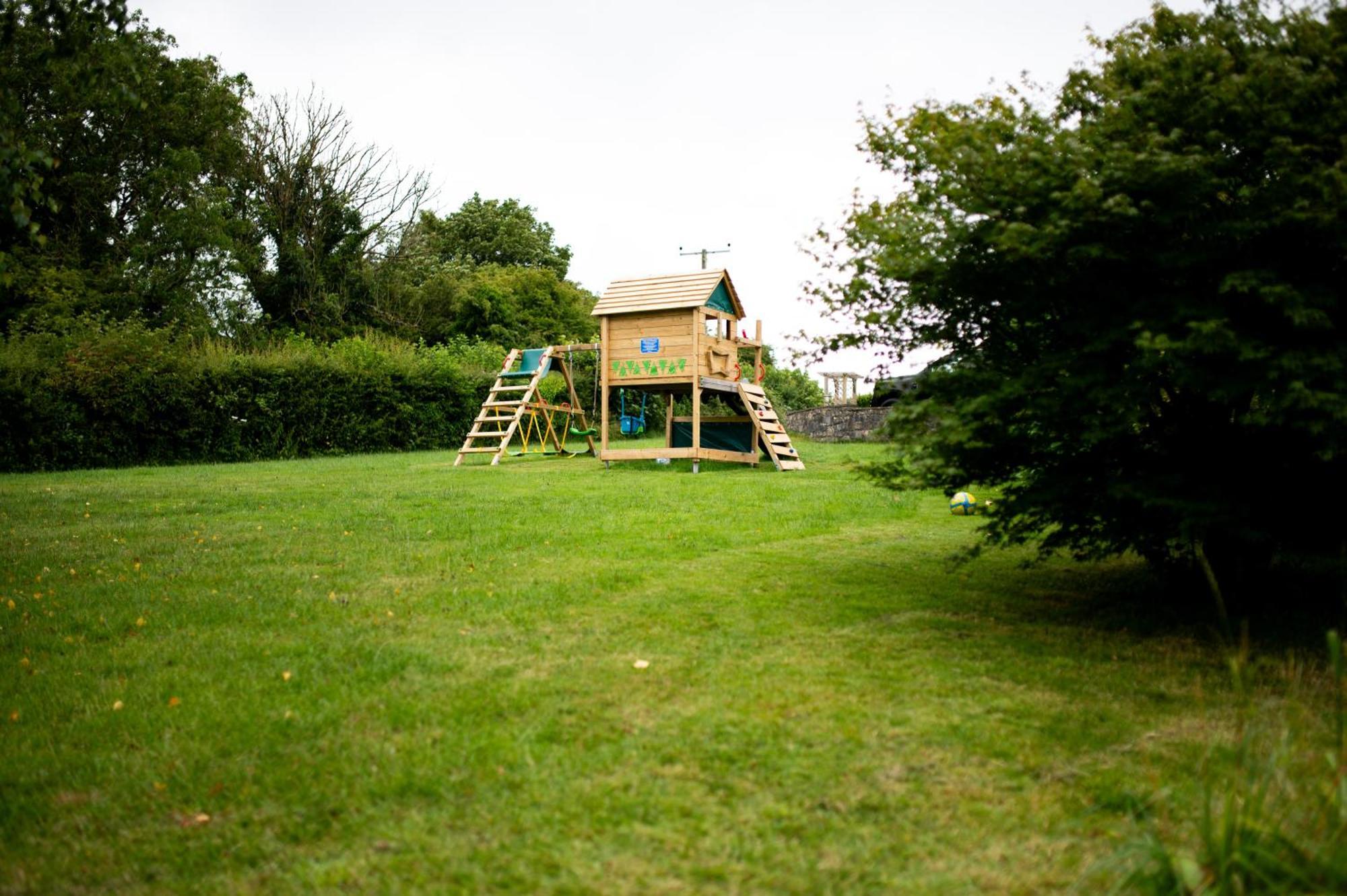 Hotel The Anchorage & The Tackleshed Llancarfan Exterior foto